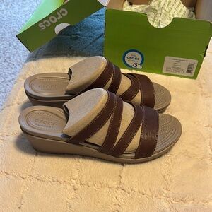CROCS Women's Brown Multi-Strap Wedge Slide